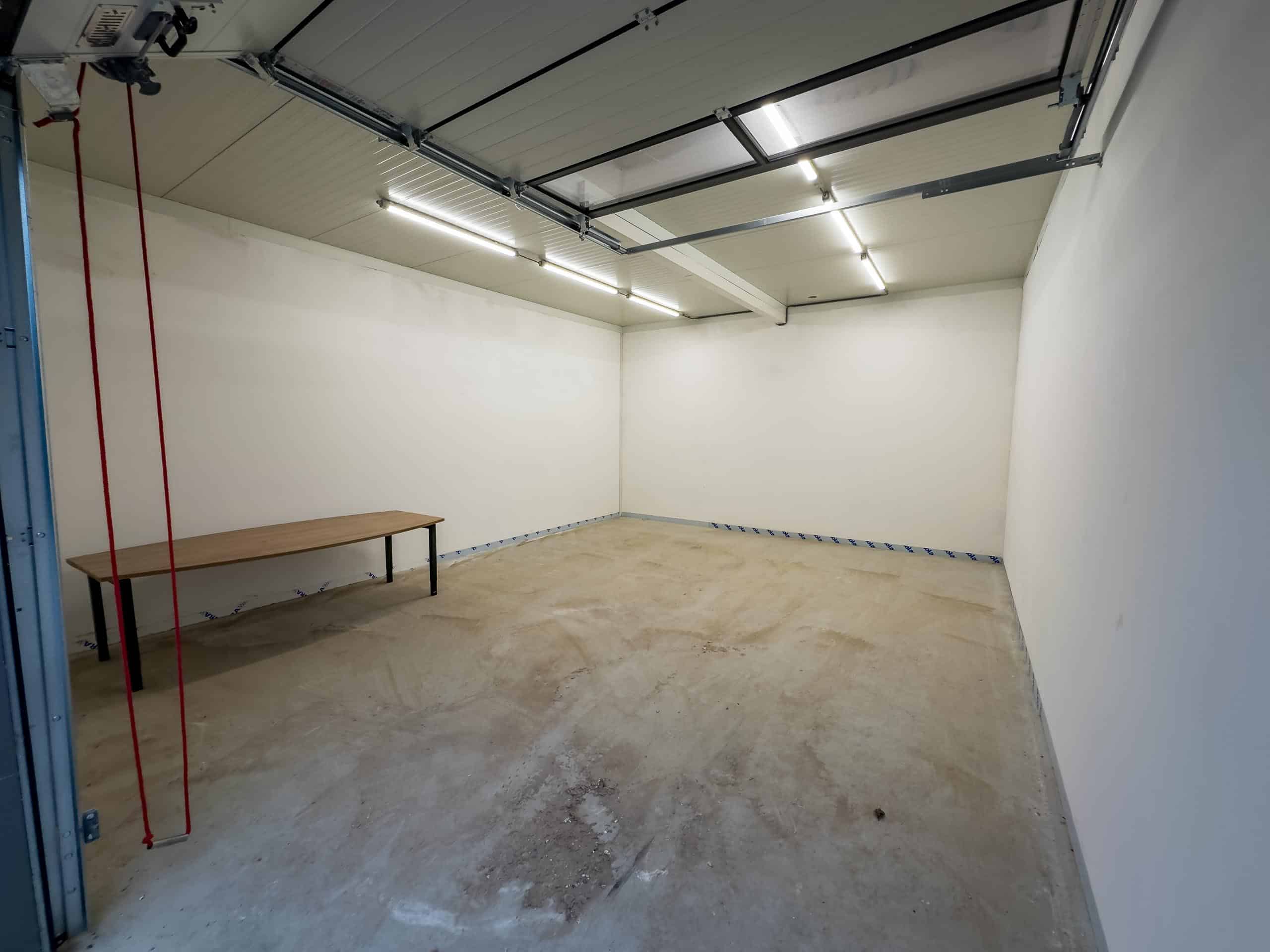 Opslagunit Ellert vooraanzicht zicht op achterwand